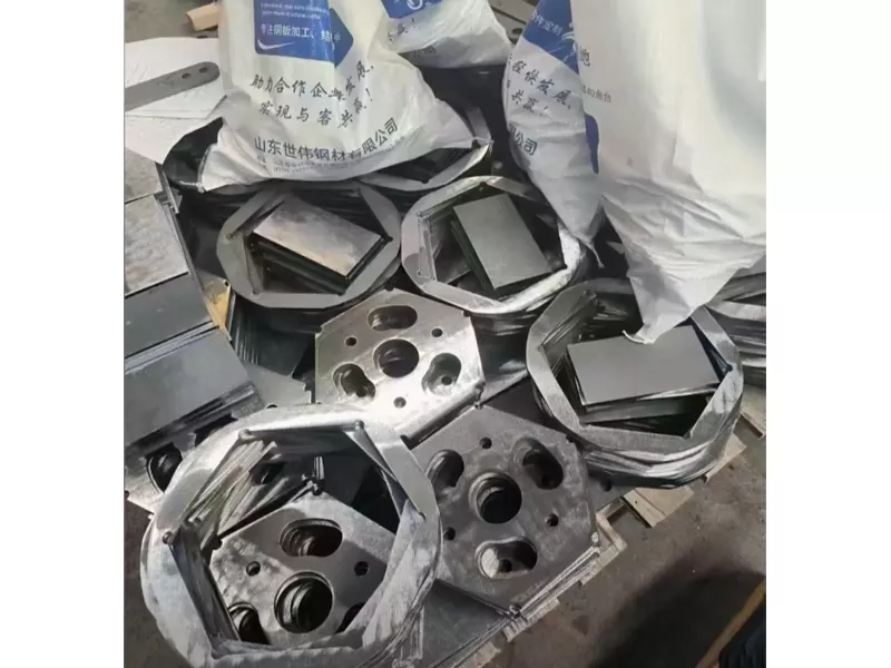 Laserschneiden von Blechteilen aus Edelstahl